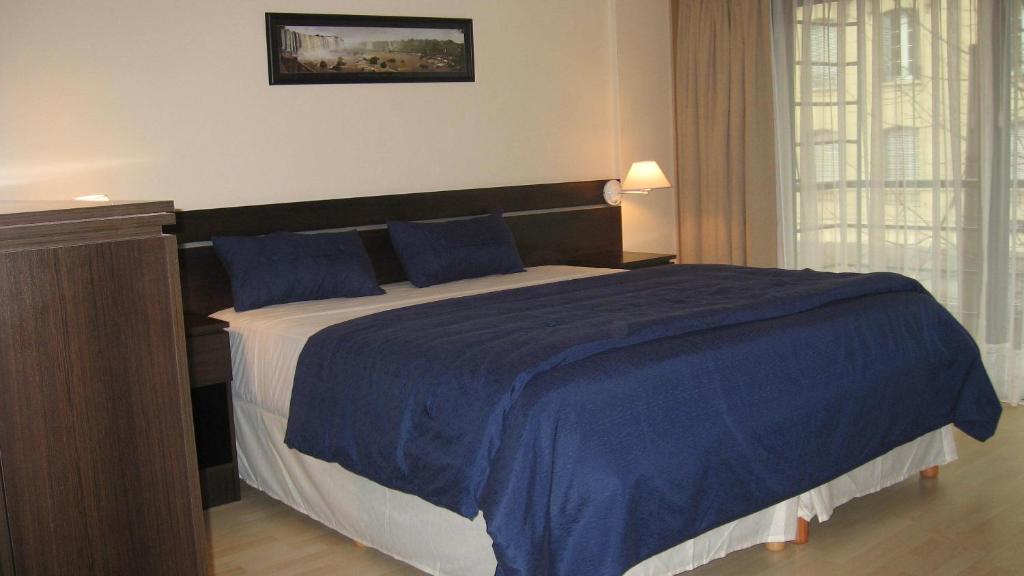 بوينس آيرس Cordoba Suites Recoleta الغرفة الصورة