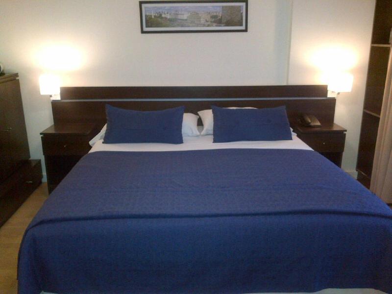 بوينس آيرس Cordoba Suites Recoleta الغرفة الصورة